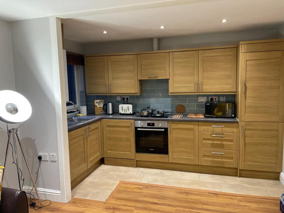 2 Bedroom Apartment Chiswick Park Tube Station Londra Esterno foto