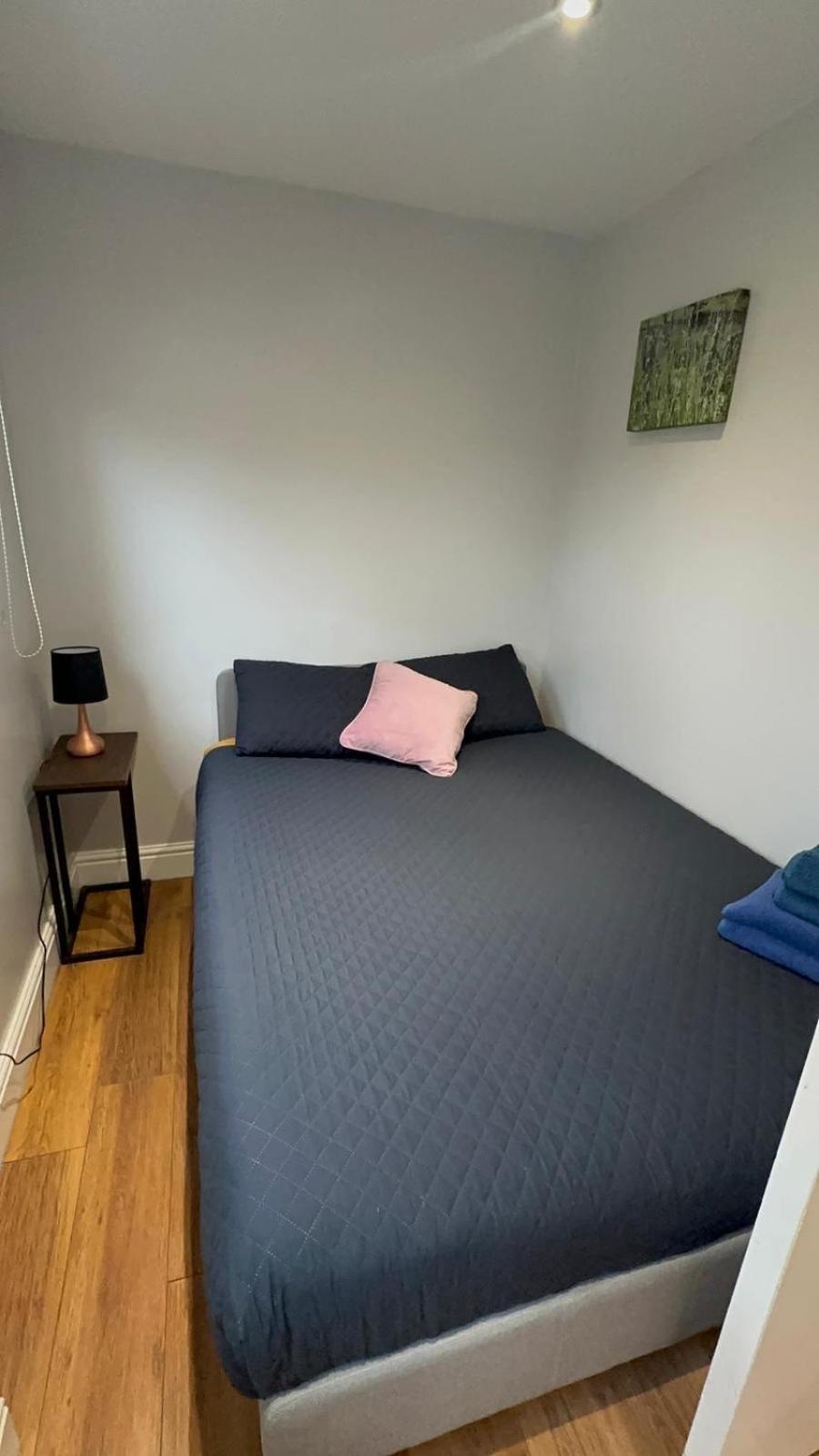 2 Bedroom Apartment Chiswick Park Tube Station Londra Esterno foto