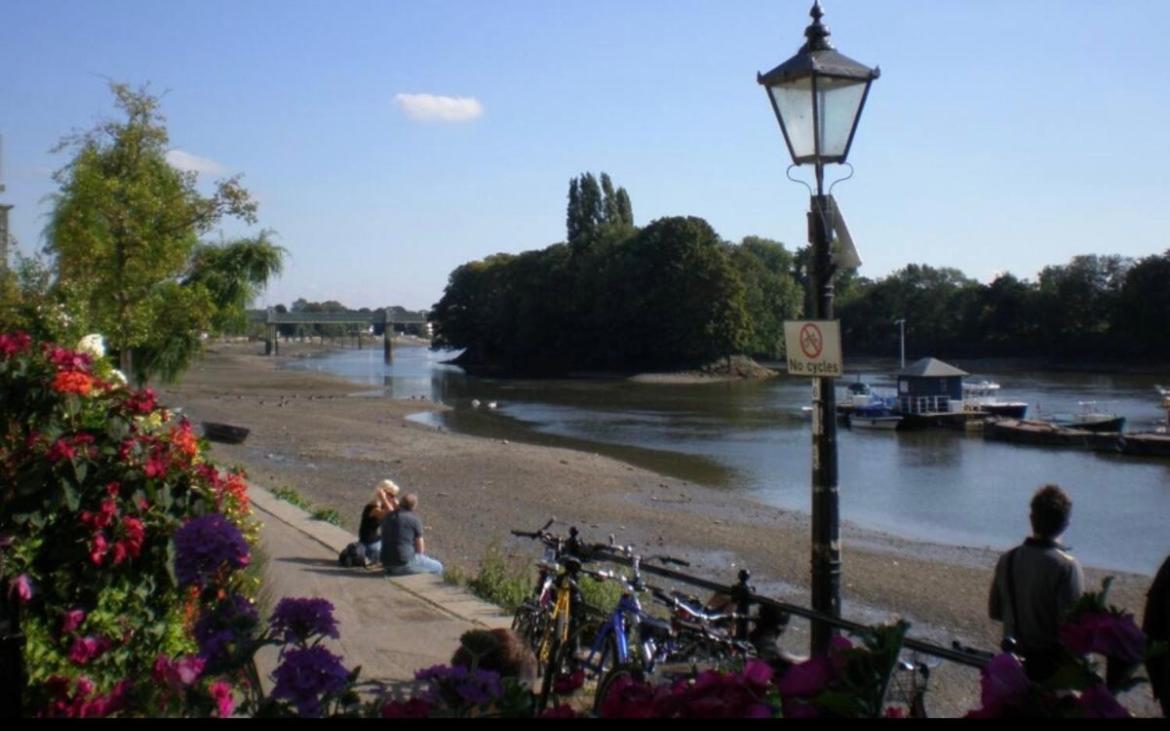 2 Bedroom Apartment Chiswick Park Tube Station Londra Esterno foto